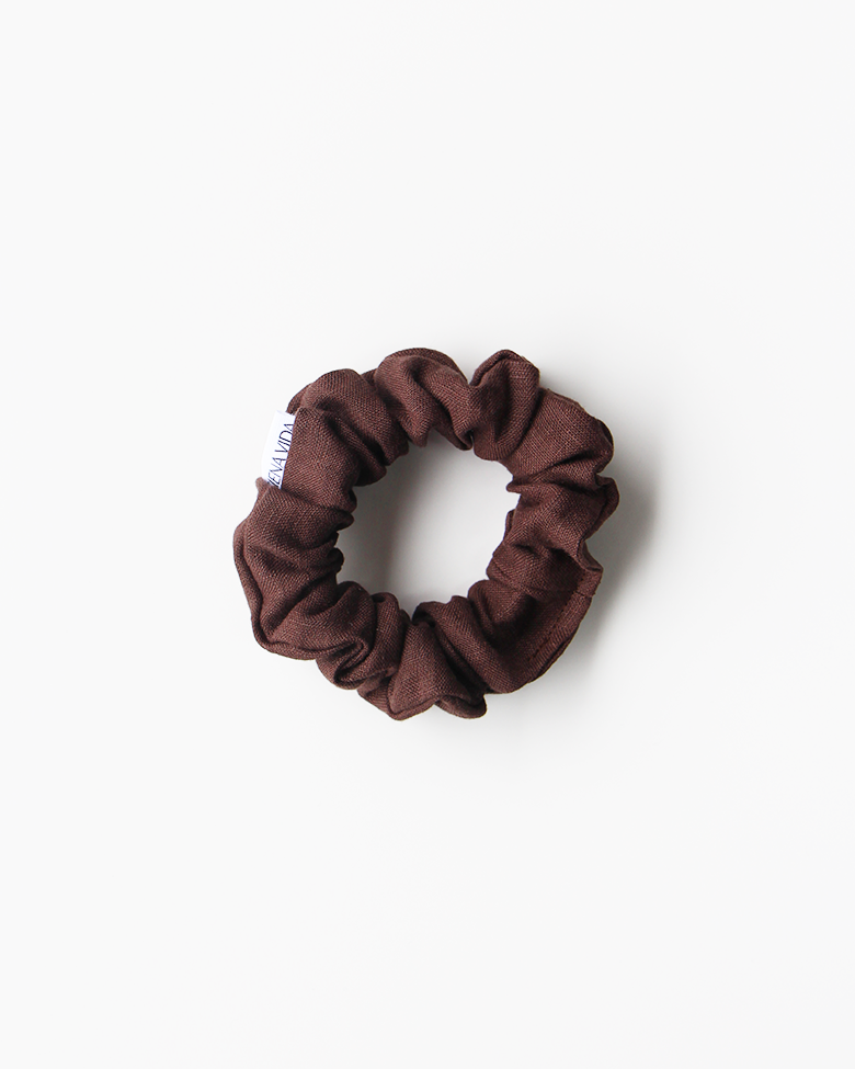 chocolate brown linen scrunchie in petite size