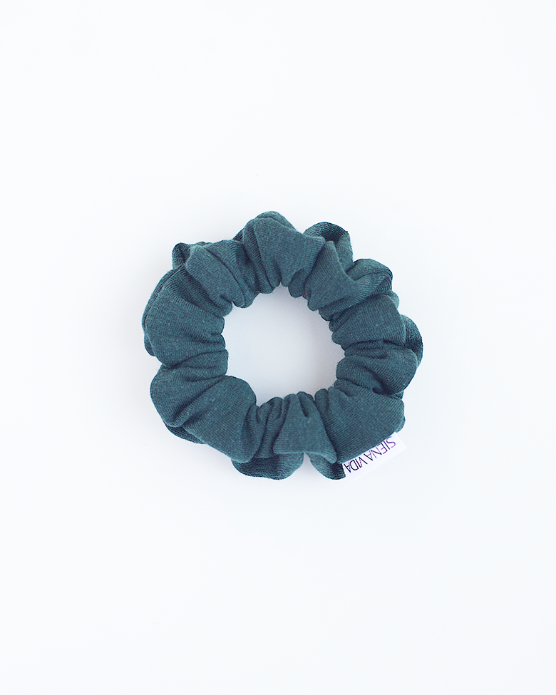 forest green scrunchie in beau (petite) size